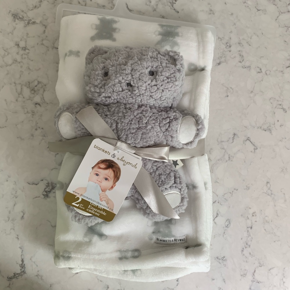 Blanket and bear gift set